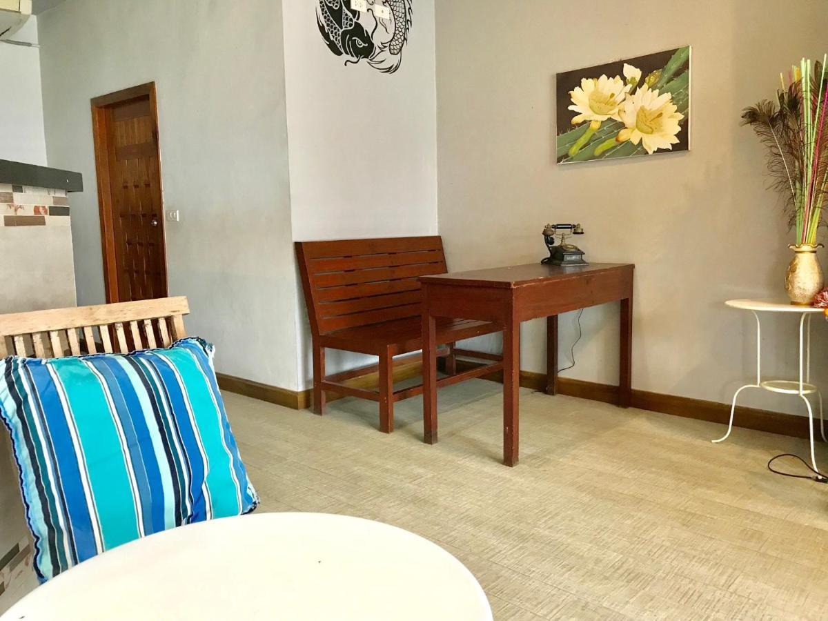 Hiranyika Cafe & Bed Pansiyon Koh Samui Dış mekan fotoğraf